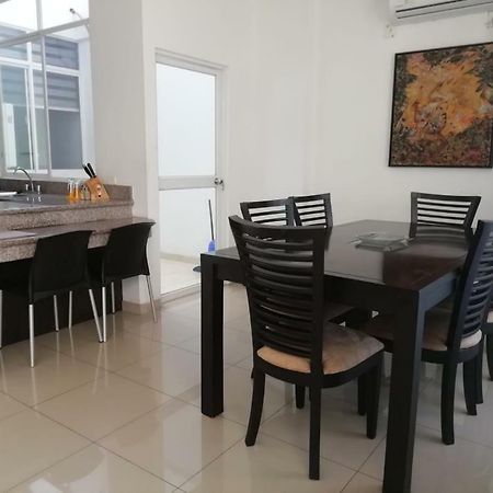 Departamento En El Centro De Manta Apartment Luaran gambar